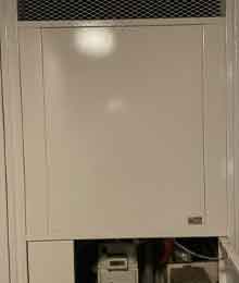 上方排気型給湯器